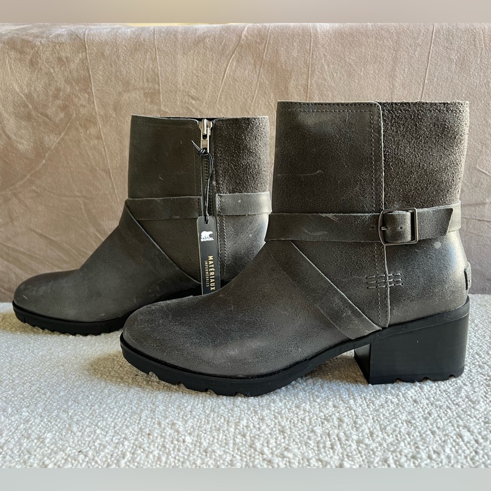 New in Box Sorel Leather Waterproof Boots 10.5